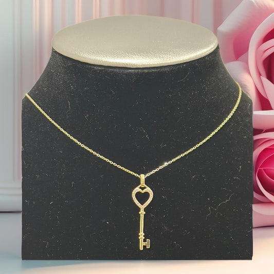 Cadena con dije de llave