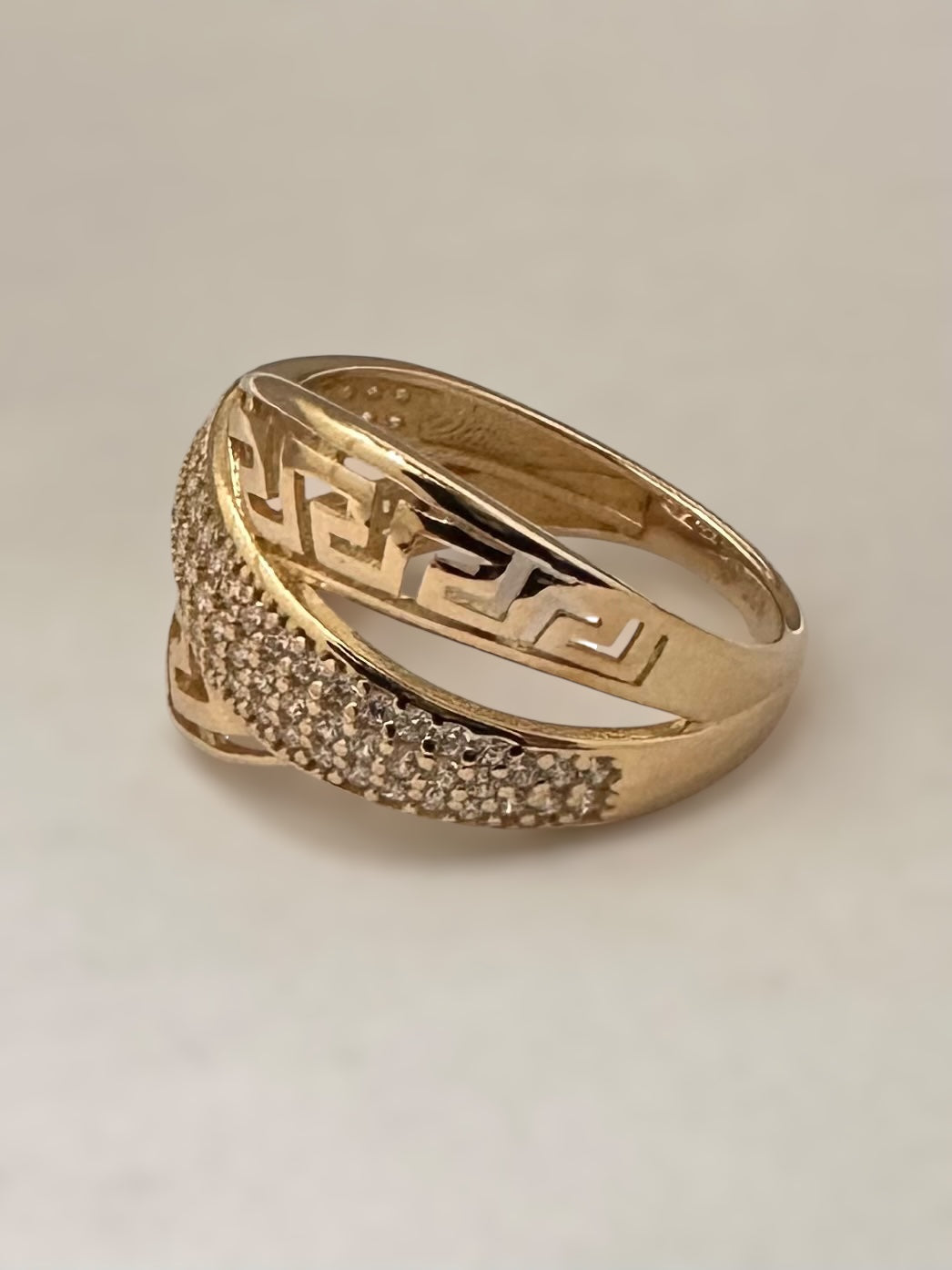 Anillo para mujer en oro 10K