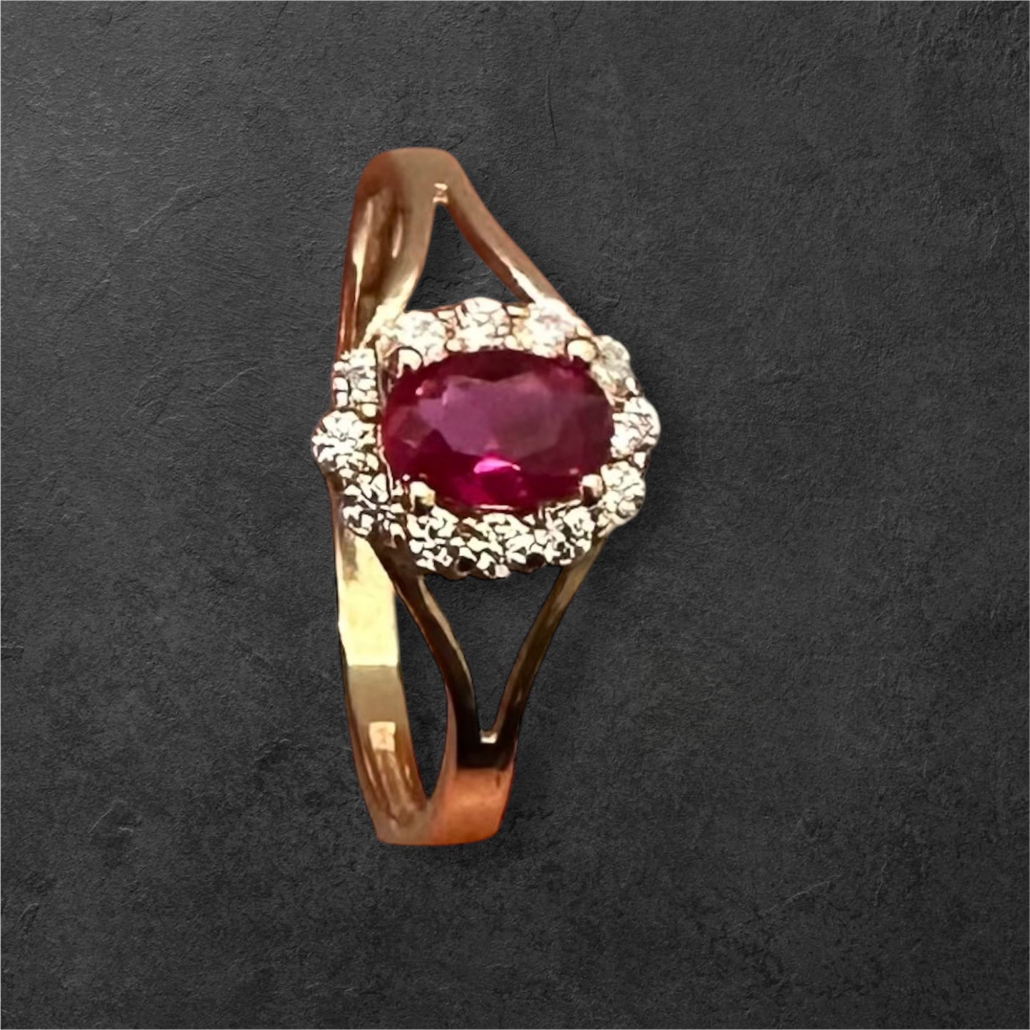 Anillo de Mujer de Piedra Roja en Oro 10K