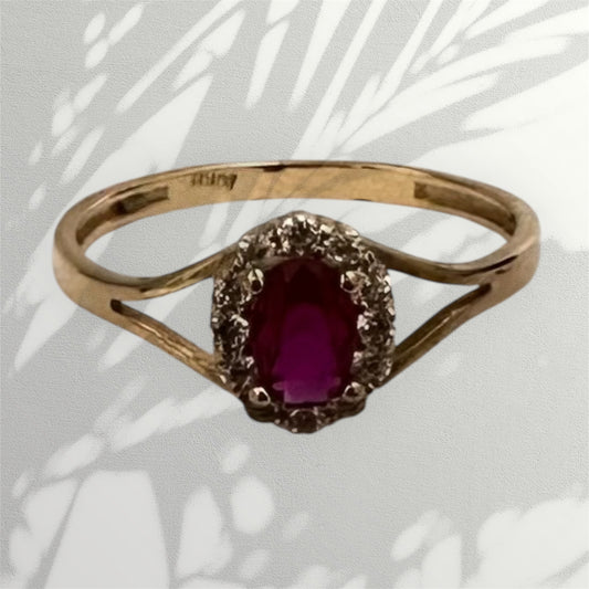 Anillo de Mujer de Piedra Roja en Oro 10K